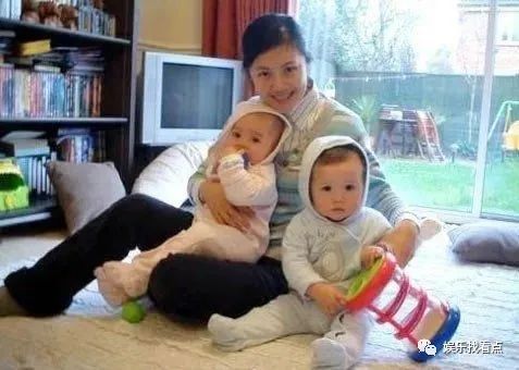 辞职央视、远嫁英国、生龙凤混血儿的前央视才女姜丰,如今啥光景(图9) 杜比教育集团_杜比公司_杜比教育集团怎么样