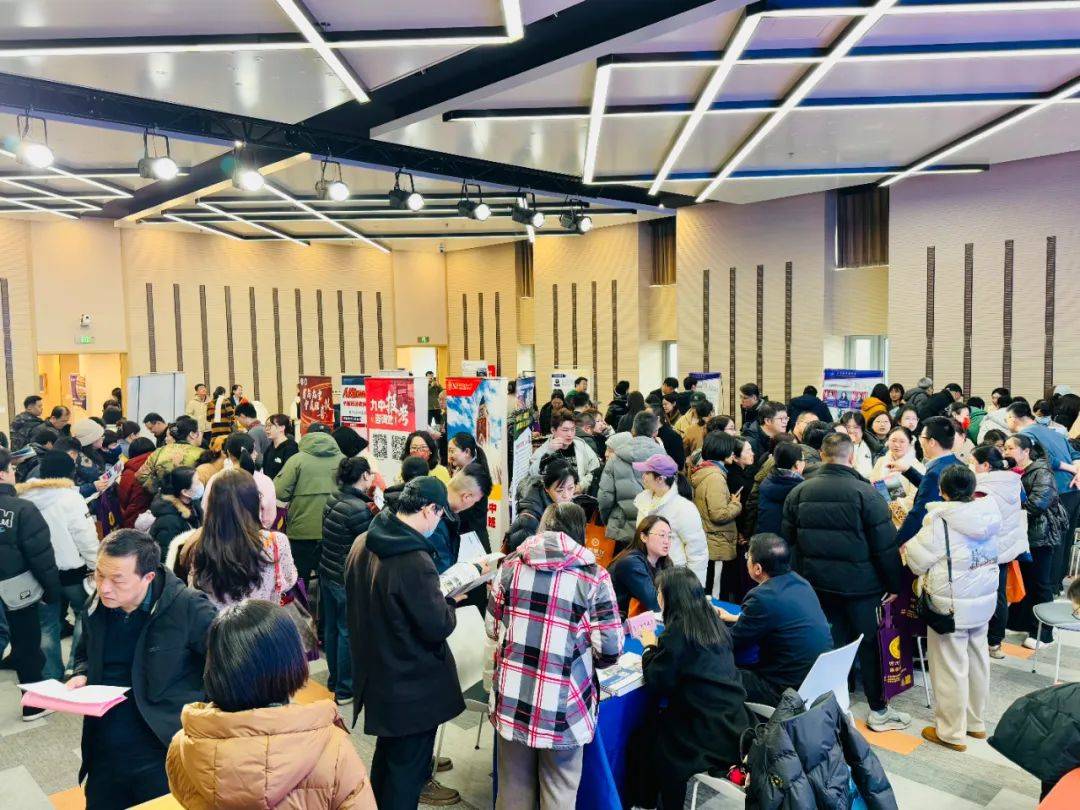 开学首场中考公益分享会,家校“双向奔赴”把脉中考升学(图2) 中考平行志愿填报技巧有哪些_中考平行志愿填报技巧视频_中考平行志愿填报技巧