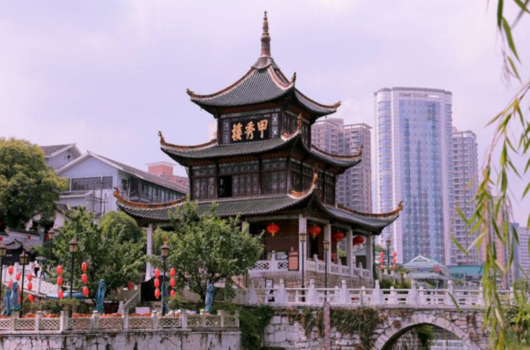 贵阳空中怪车遗址展览_贵阳都溪林场空中怪车事件_贵阳空中怪车事件视频