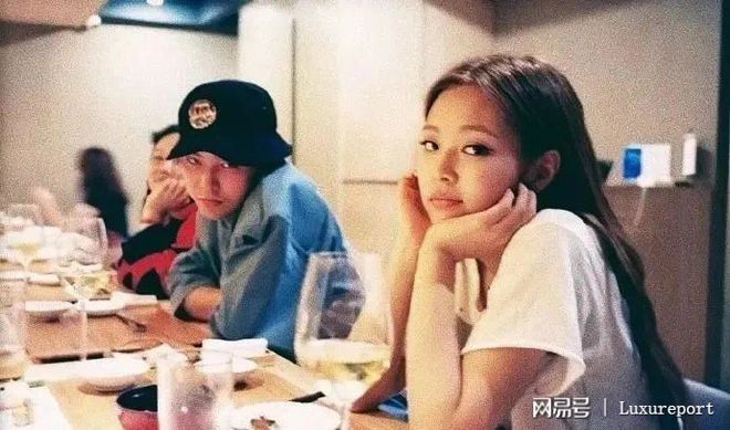 新欢旧爱亮相Chanel秋冬秀,揭秘GD、Jennie和小松菜奈的三角关系(图9) 小松菜奈与权志龙谈过恋爱吗_小松菜奈与权志龙_小松菜奈权志龙在一起过吗