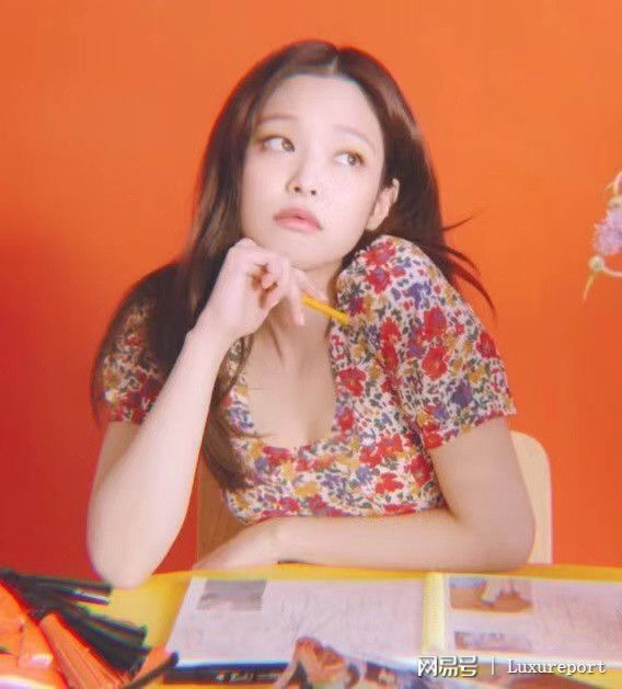 新欢旧爱亮相Chanel秋冬秀,揭秘GD、Jennie和小松菜奈的三角关系(图10) 小松菜奈与权志龙_小松菜奈与权志龙谈过恋爱吗_小松菜奈权志龙在一起过吗