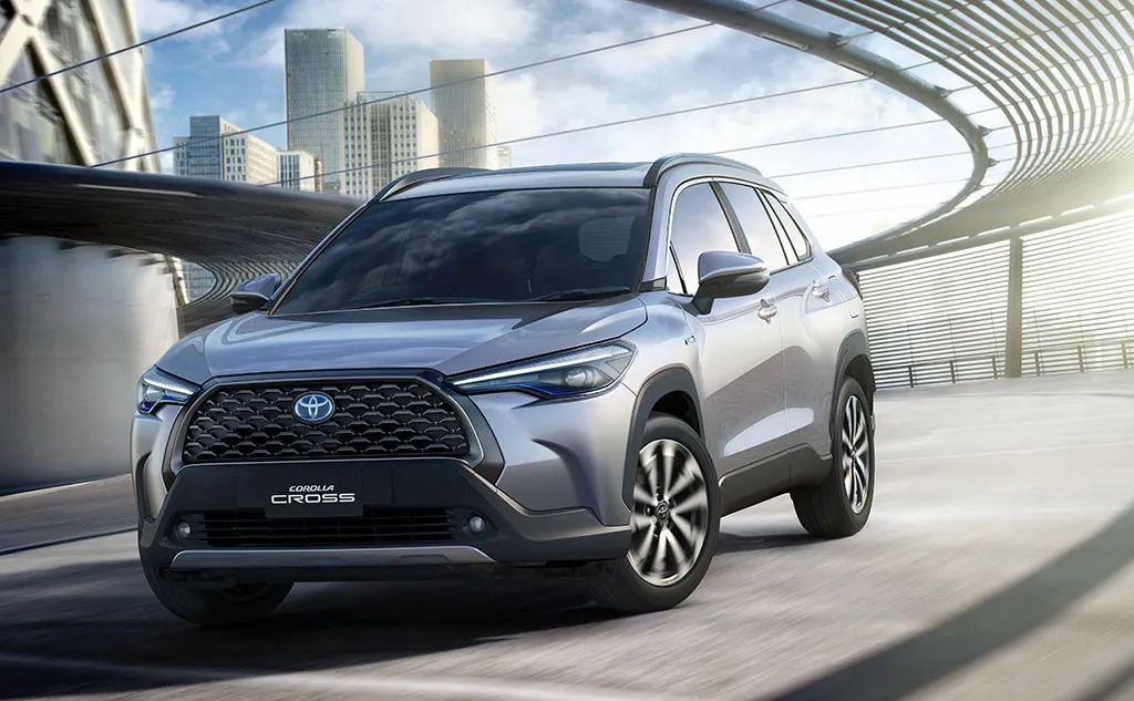 尾灯长的车_后尾灯又扁又长suv是什么车_尾灯是椭圆的车