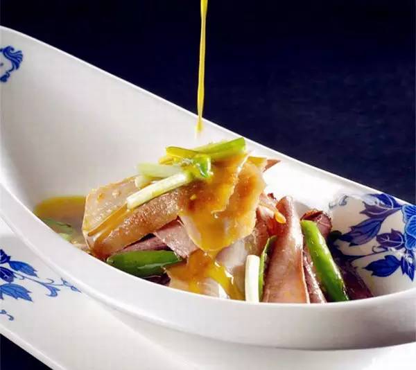 20道实用凉菜,就是这么高大上!(图12) 蒜烧黄鱼的做法_蒜烧小黄鱼是哪个地方的菜系_蒜子黄鱼