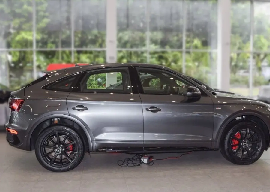 皇冠和宝马5系维修保养_宝马皇冠保养维修系统多少钱_宝马修理工维修皇冠视频