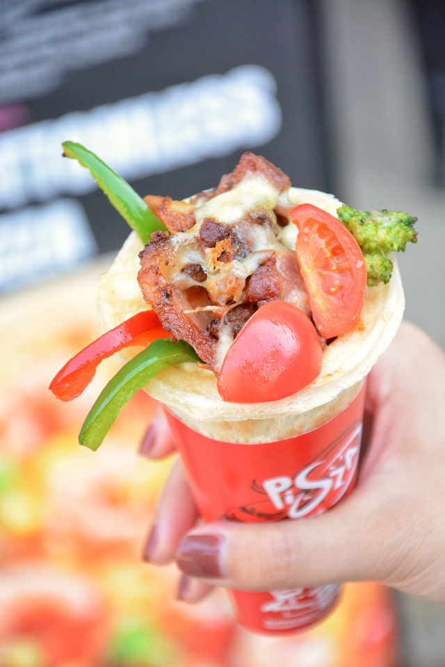 搞事情,12寸披萨26元!今天一上线就爆了!(内含福利)(图12) 披萨卷面怎么做好吃_手卷披萨怎么做?_卷披萨的手法