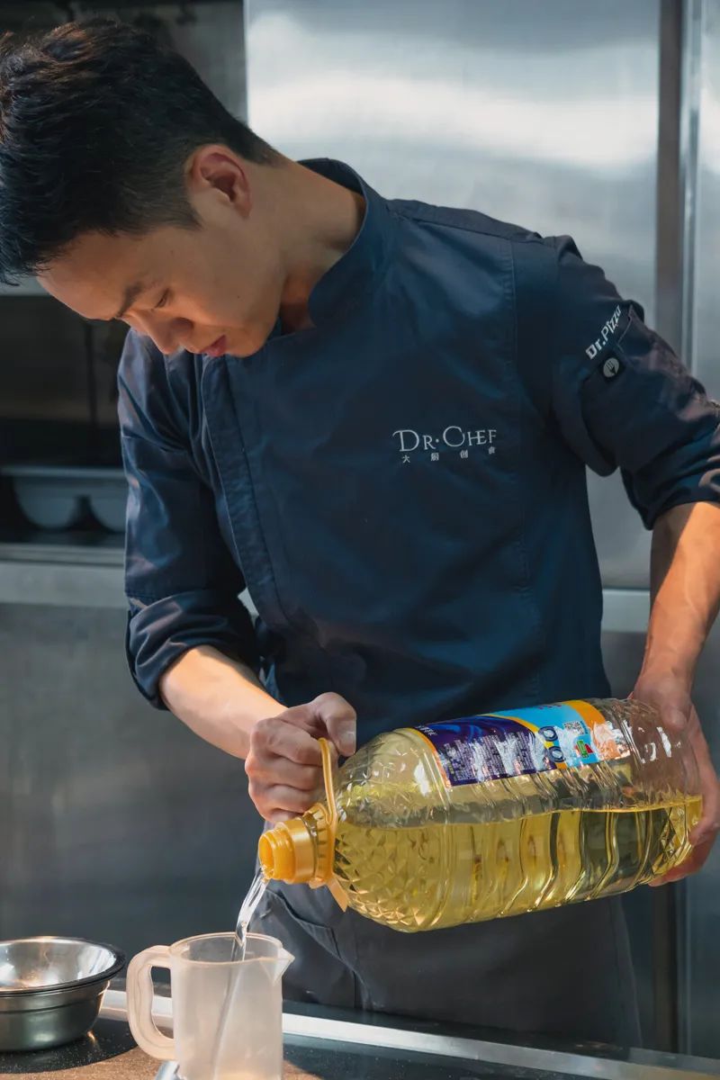 披萨饼发酵回缩_披萨饼底发酵过了会怎么办_披萨饼发酵时间过长