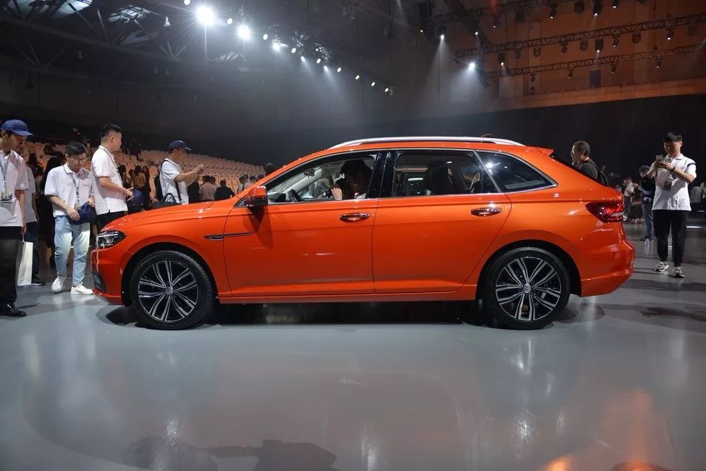 是两厢还是“旅行”?全新一代朗逸成都车展上市(图3) 旅行大众版朗行多少钱_旅行大众版朗行版区别_大众朗行旅行版