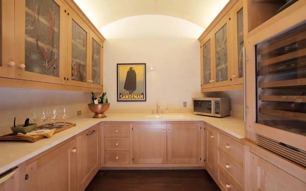 三聚氰胺饰面板型橱柜_衣柜三聚氰胺板怎么样_三聚氰胺橱柜门