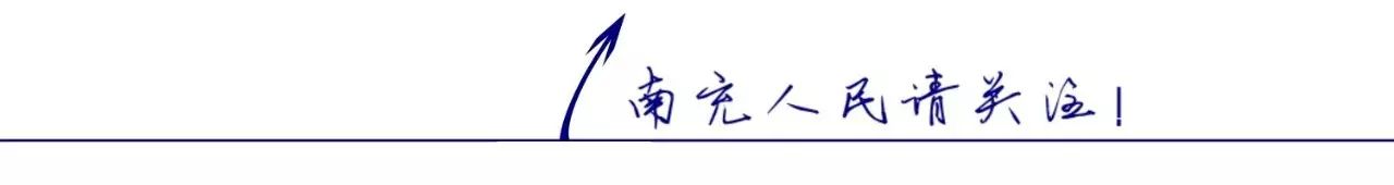 刚装修不久的新房，墙面就起泡发霉，老师傅教你两招，连女人都能修补好！