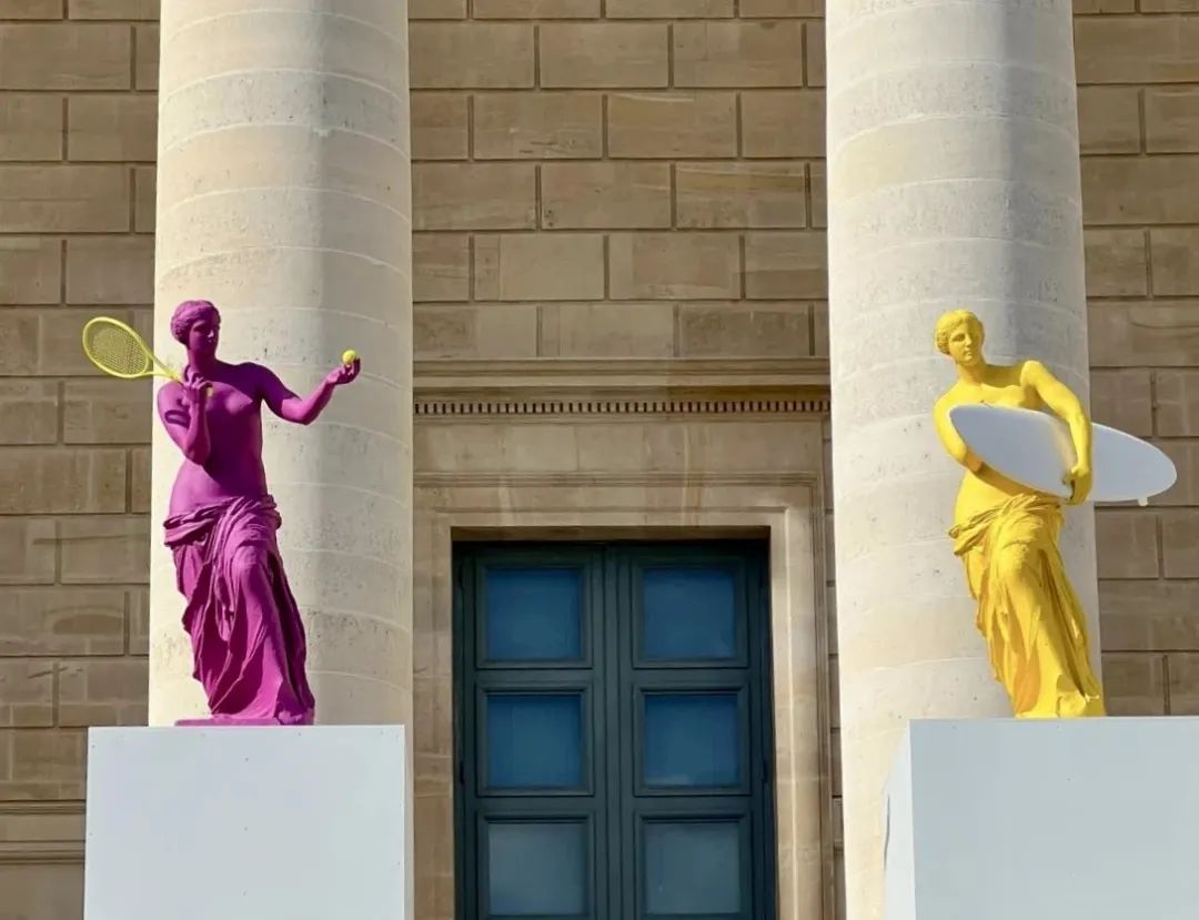 巴黎海报手绘_1925年巴黎装饰艺术展海报图片_巴黎时装海报