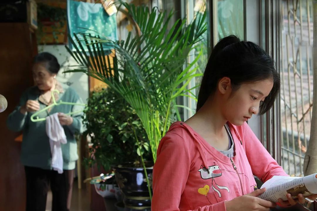 00后的女孩房间装修_00后装修风格_00后女生的房间装修风格