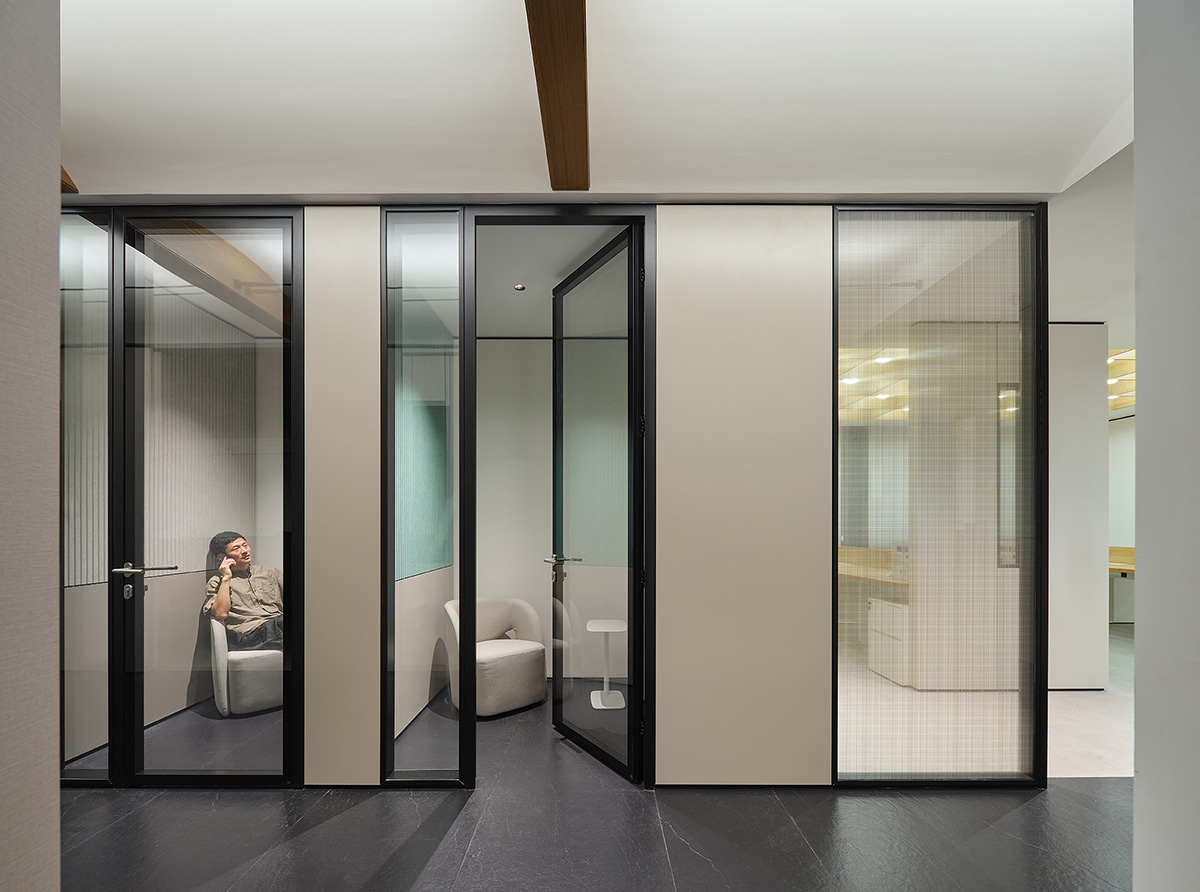 艺术办公室装修设计_办公装修装饰设计_装饰办公室设计