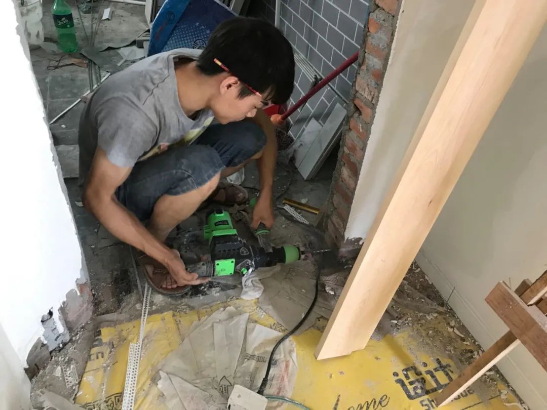 安装衣柜移门价格_移门衣柜安装_安装衣柜移门效果图