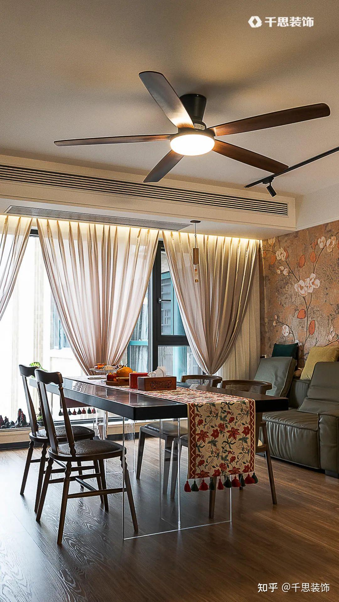 装修效果图黑色系_黑色装修风格效果图_装修风格黑色系