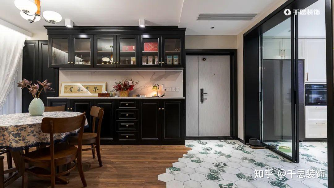 黑色装修风格效果图_装修效果图黑色系_装修风格黑色系