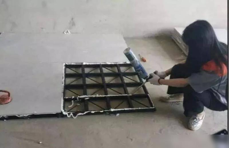 新房装修请的师傅好厉害,不用水泥贴瓷砖,用骨架说也照样结实(图3) 新房装修好用什么除甲醛最好_新房装修好可以一直开窗通风吗_新房装修好的