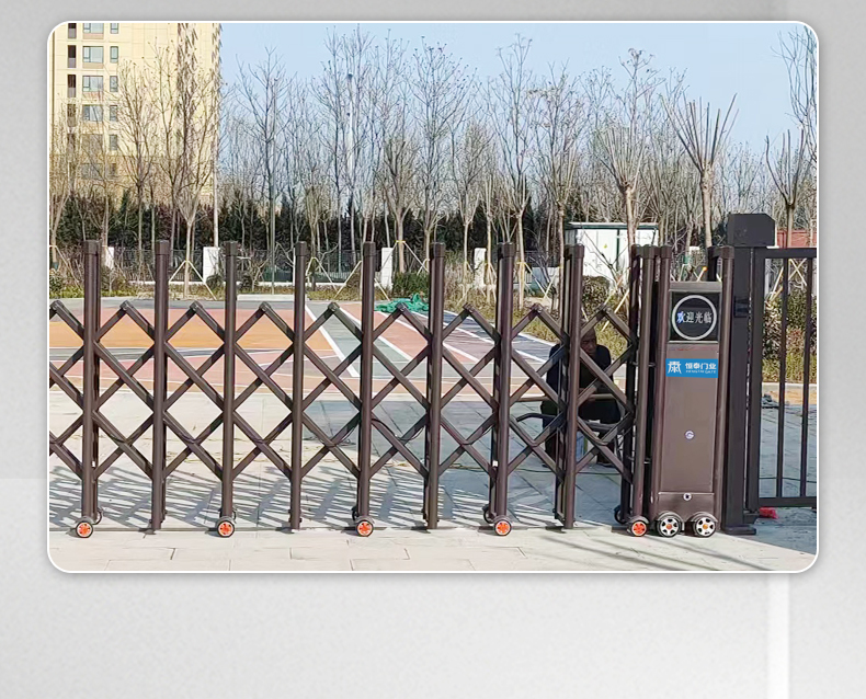 恒泰门业电动伸缩门304不锈钢工厂学校抗风封板大门自动铝合金门(图16)