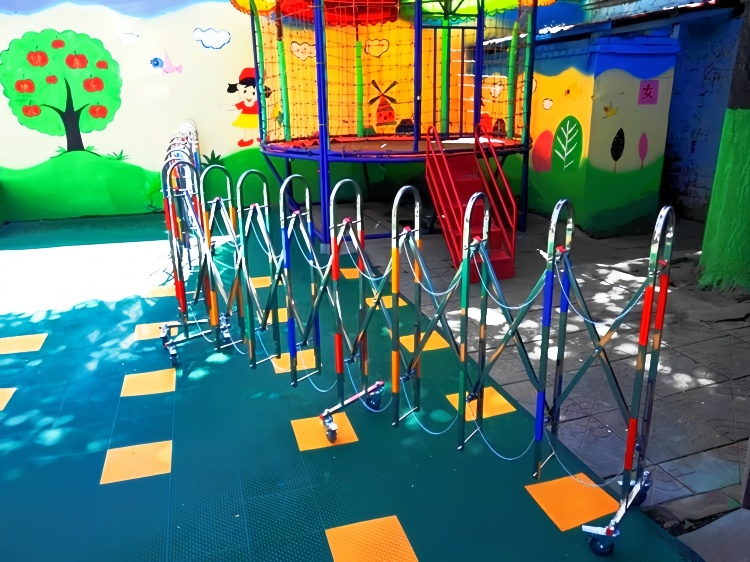 不锈钢伸缩围栏可移动护栏幼儿园推拉门商场折叠栅栏门施工防护栏(图13)