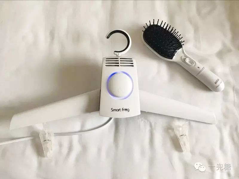 万万没想到,没有阳台竟然还可以这样花样百出地晾衣服(图13) 阳台上可以放浴缸吗_在阳台上能晒日光浴吗_阳台晒太阳