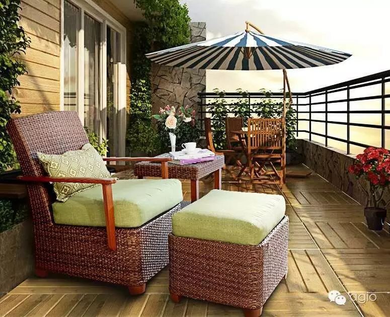 阳台晒太阳_在阳台上能晒日光浴吗_阳台上晒太阳有用吗