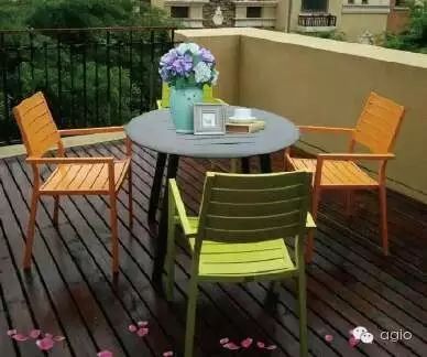 阳台晒太阳_在阳台上能晒日光浴吗_阳台上晒太阳有用吗