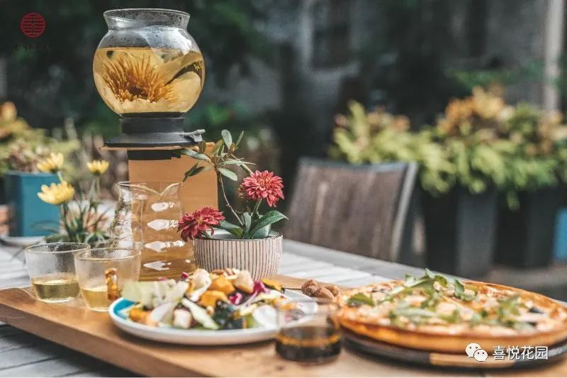 在阳台上能晒日光浴吗_阳光浴一般晒多久_阳台沐浴阳光