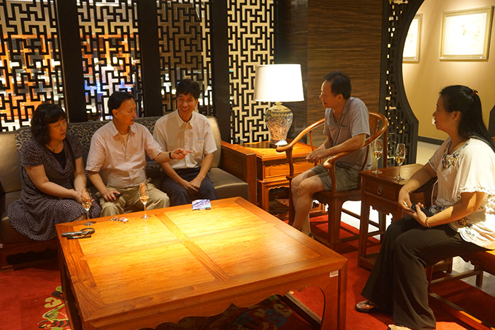 鉴宝•走进国寿红木家具暨莞城旗舰店开业两周年店庆活动圆满结束(图20) 红木家具祥云沙发系列_国寿红木祥云家具官网_红木祥云沙发图片