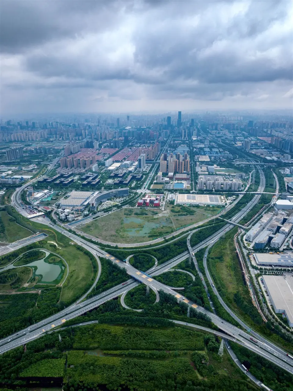 西安获批国家“双中心”一年，科技创新成为经济发展强引擎