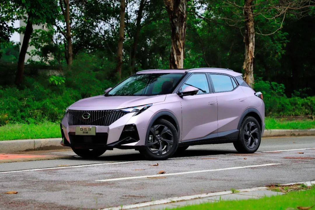 广汽传祺GS3影速 新配色上市_广汽传祺GS3影速 轴距空间_传祺suv报价 车型