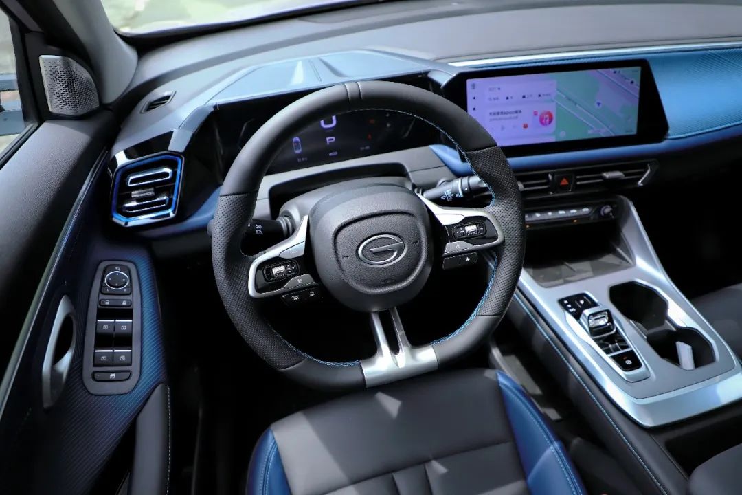 广汽传祺GS3影速 新配色上市_传祺suv报价 车型_广汽传祺GS3影速 轴距空间