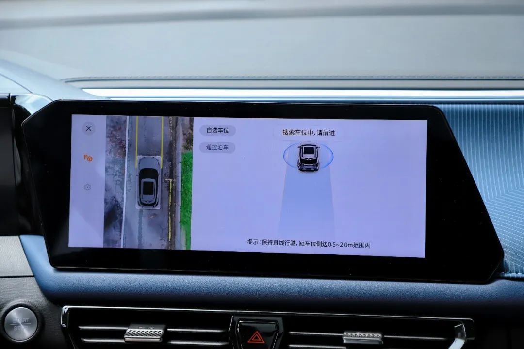 广汽传祺GS3影速 新配色上市_广汽传祺GS3影速 轴距空间_传祺suv报价 车型