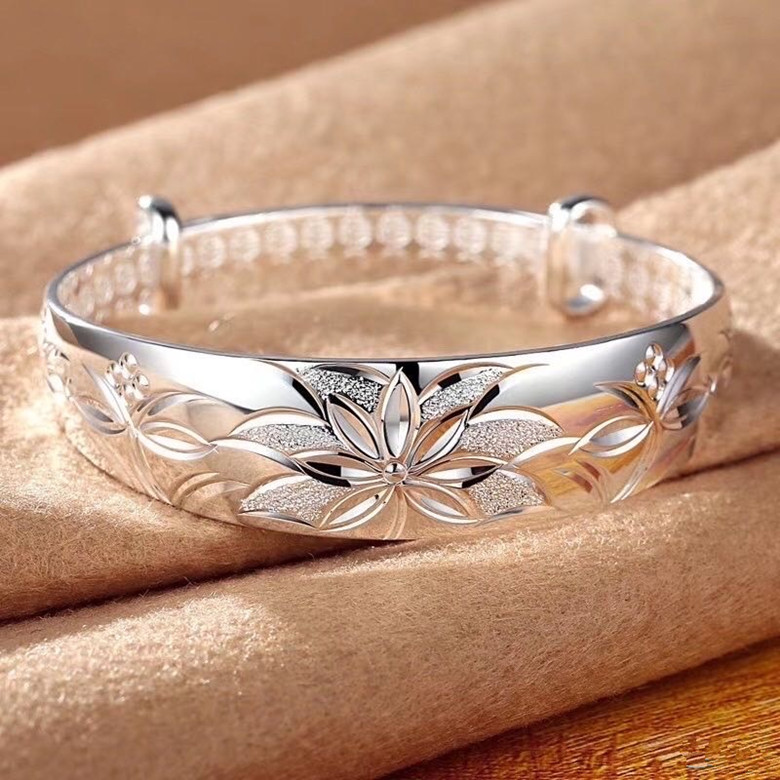 银饰变黑是因为个人体质原因?太扯了,变黑主要跟这件事儿有关系(图5) 银子氧化变黑了怎么办_银器发黑原因处理_银器历史意义