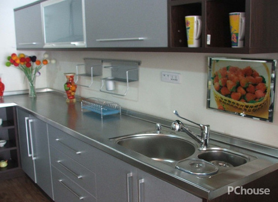 不锈钢橱柜台面价格 不锈钢橱柜好吗(图3) 不锈钢橱柜台面价格 不锈钢橱柜好吗