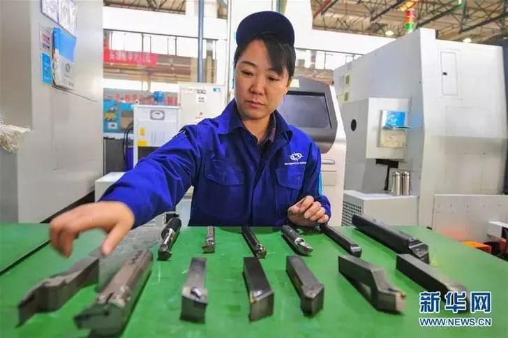 新华社丨80后女车工赵晶:奋斗的青春最美丽(图3) 数控车工赵晶_车工最难技术_内蒙古一机集团四分公司