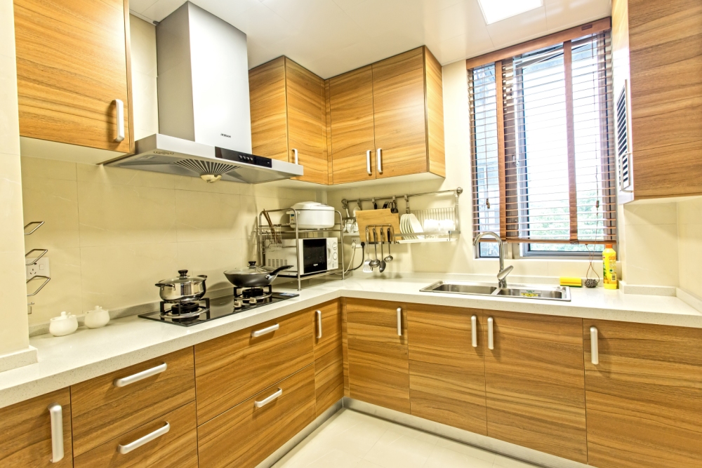 橱柜为什么商家不建议用多层实木 橱柜门什么材质比较好