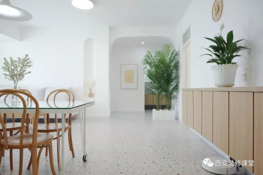 入户门直对阳台,怎么装修?(图8) 户型进门直对阳台风水改善_刚需户型装修通风方法_中门户型装修