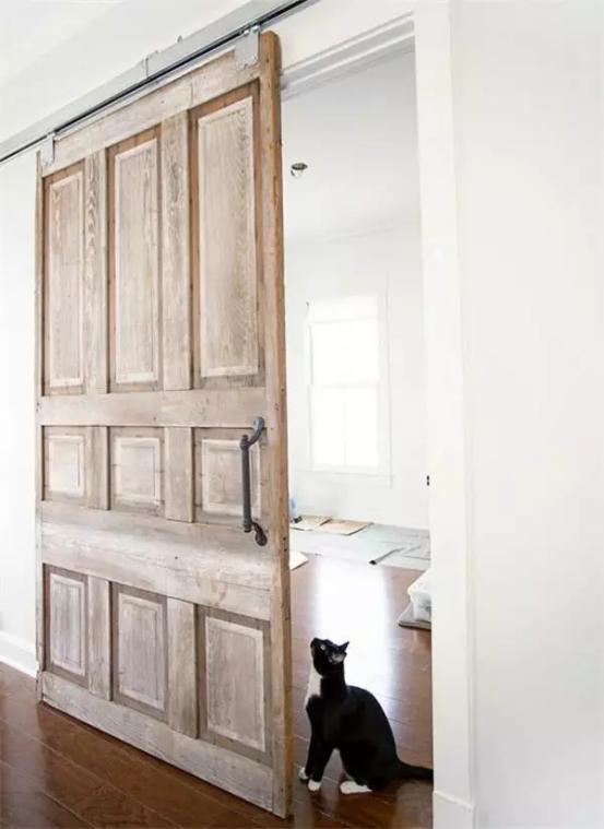 中门户型装修_多功能隐形门应用_创意吊轨门设计