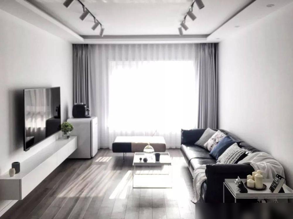 现在年轻人装修,为啥都在客厅死磕窗帘?(图2) 年轻人窗帘装修趋势_窗帘选择技巧_装修风格现代简约客厅
