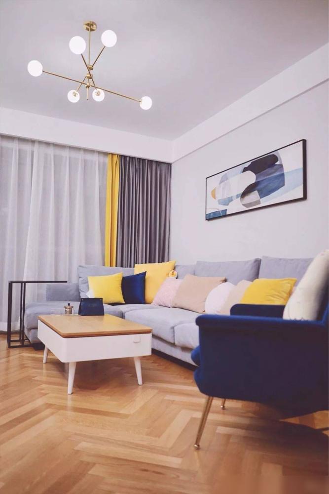 现在年轻人装修,为啥都在客厅死磕窗帘?(图16) 装修风格现代简约客厅_窗帘选择技巧_年轻人窗帘装修趋势