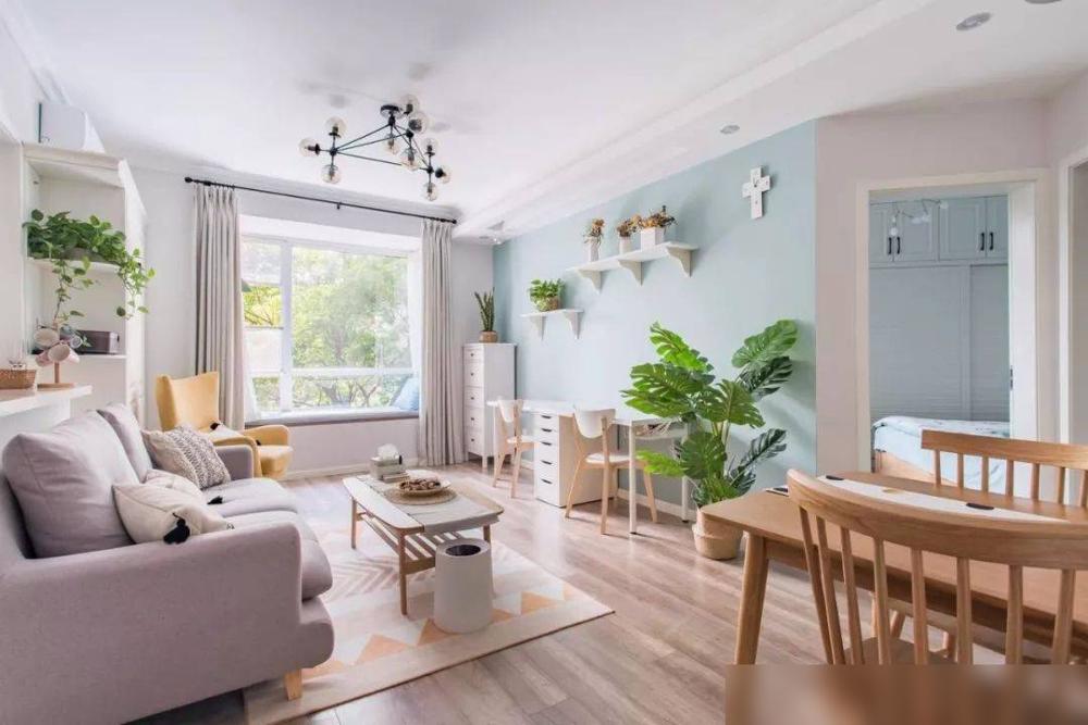 现在年轻人装修,为啥都在客厅死磕窗帘?(图6) 年轻人窗帘装修趋势_窗帘选择技巧_装修风格现代简约客厅