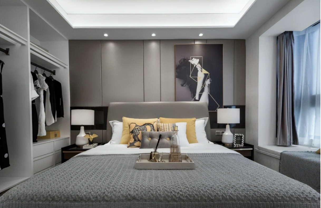 80㎡现代简约小户型,黑白灰+黄色配,生活活力有趣味(图5) 现代风格80平米装修设计_灰色调家居布置_装修风格现代简约客厅