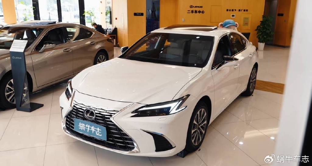 新一代雷克萨斯ES明年来,现款24万多能落地,抄底还是等等新款?(图5) 雷克萨斯ES200价格_雷克萨斯ES200现款车型优惠_雷克萨斯es报价及图片