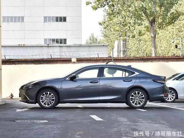 雷克萨斯ES历史传承_雷克萨斯es报价及图片_雷克萨斯ES外观设计