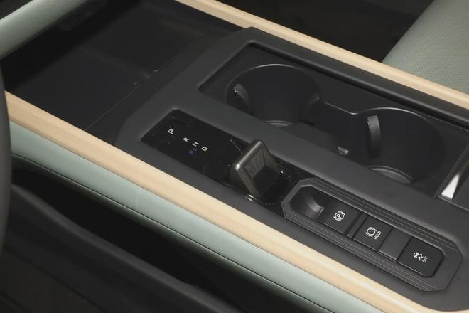 全新雷克萨斯ES纯电版解读:尺寸、内饰全面升级,外观却引争议?(图11) 雷克萨斯es报价及图片_雷克萨斯ES混动与纯电动策略_第八代雷克萨斯ES纯电版设计