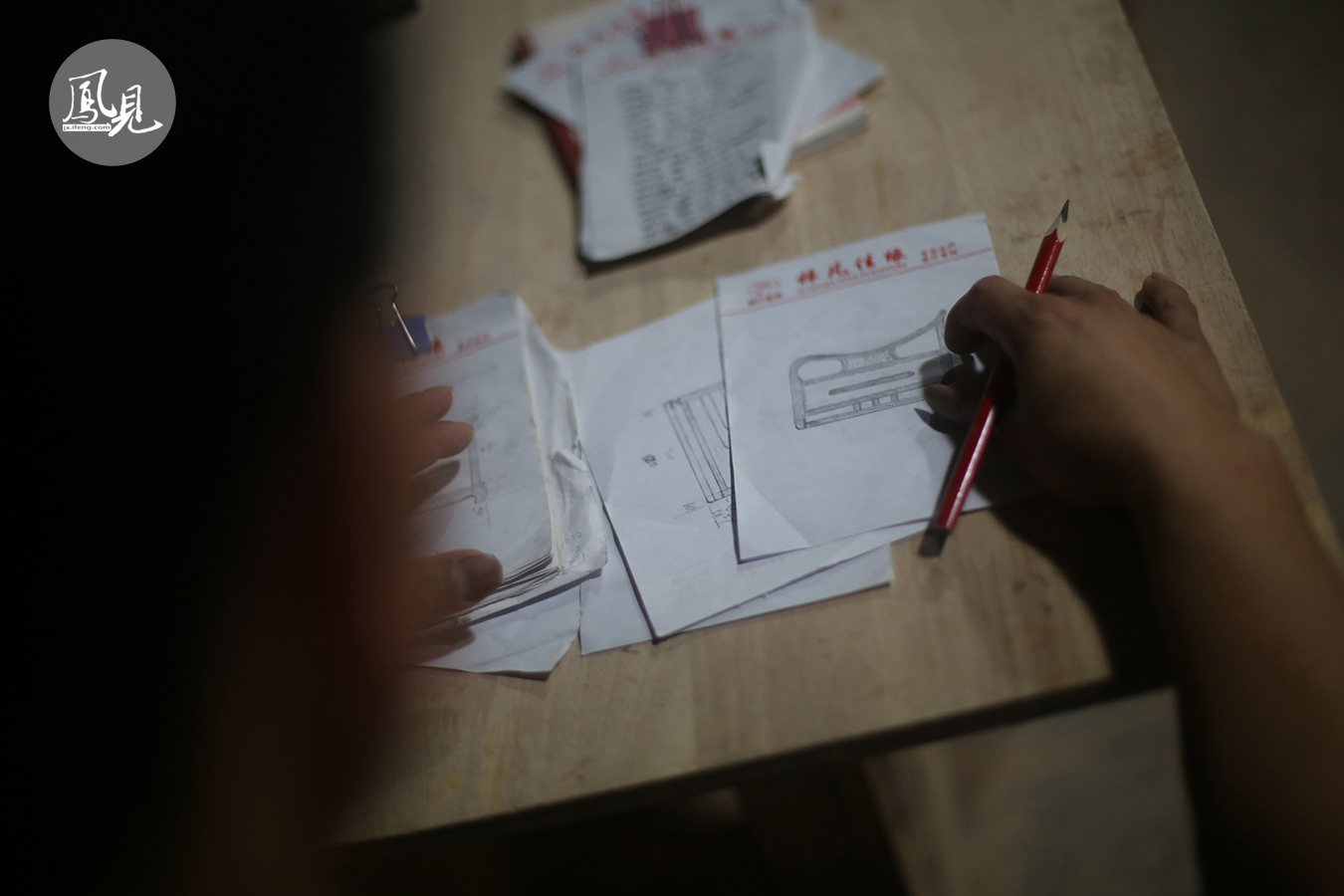 凤见第174期:南康木匠的手艺与守艺(图4) 装潢木工学徒_吉师傅木匠学徒经历_南康家具产业发展历程