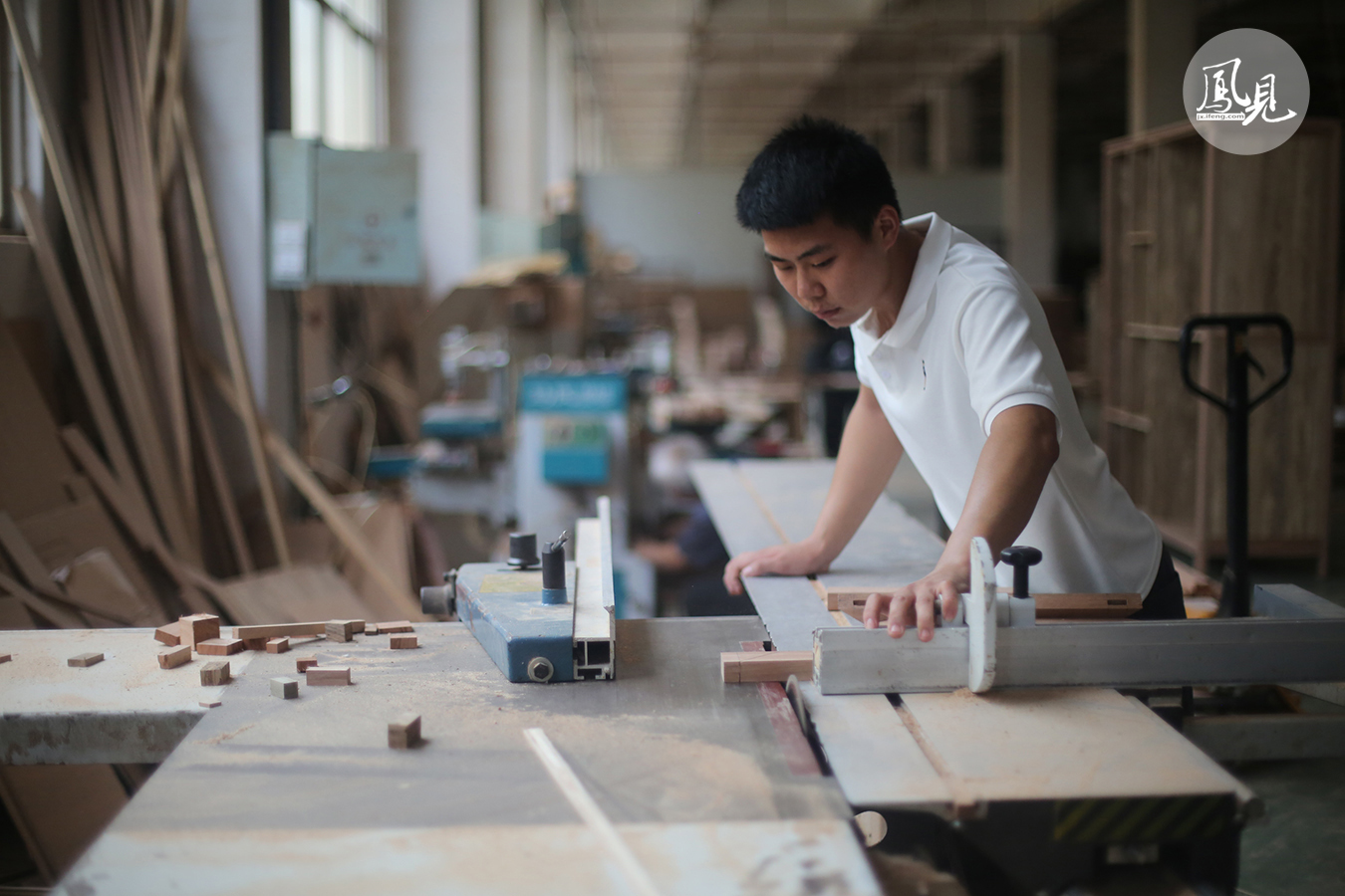凤见第174期:南康木匠的手艺与守艺(图9) 南康家具产业发展历程_装潢木工学徒_吉师傅木匠学徒经历