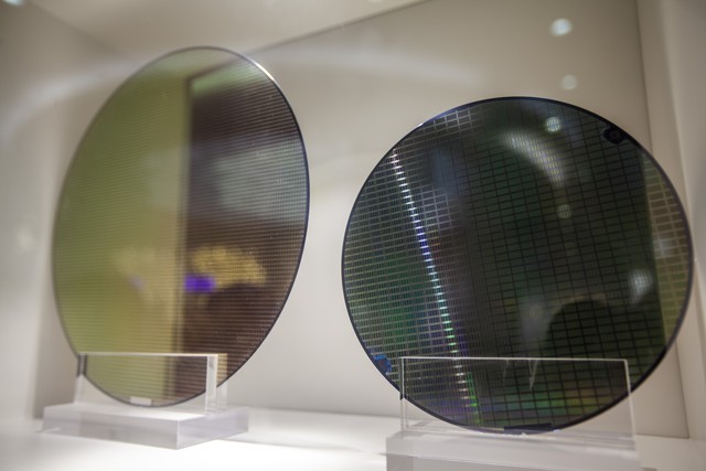 艺术玻璃的奇妙世界:27种玻璃类型一网打尽,附安装实用指南(图6) 玻璃安装规范_玻璃类型用途_瓷砖浮雕可以贴玻璃吗