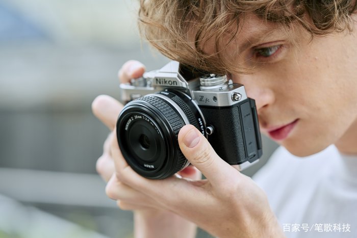 中国品牌数码相机_尼康Zfc微单数码相机配件厂商投怀送抱_尼康Zfc微单数码相机复古经典设计工艺