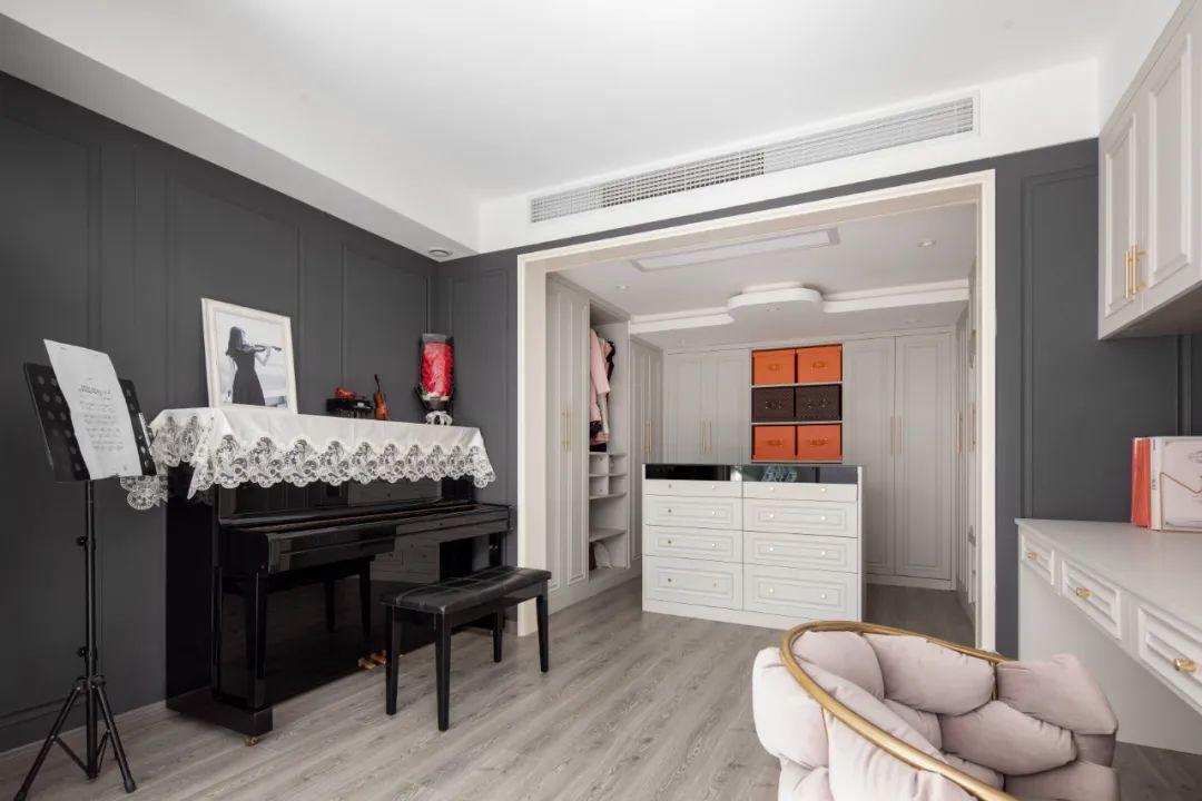 360㎡现代轻奢,有琴房、有舞蹈室,设计很情趣!(图14) 现代轻奢家居设计_艺术人士住宅装修_少儿舞蹈房装修效果图
