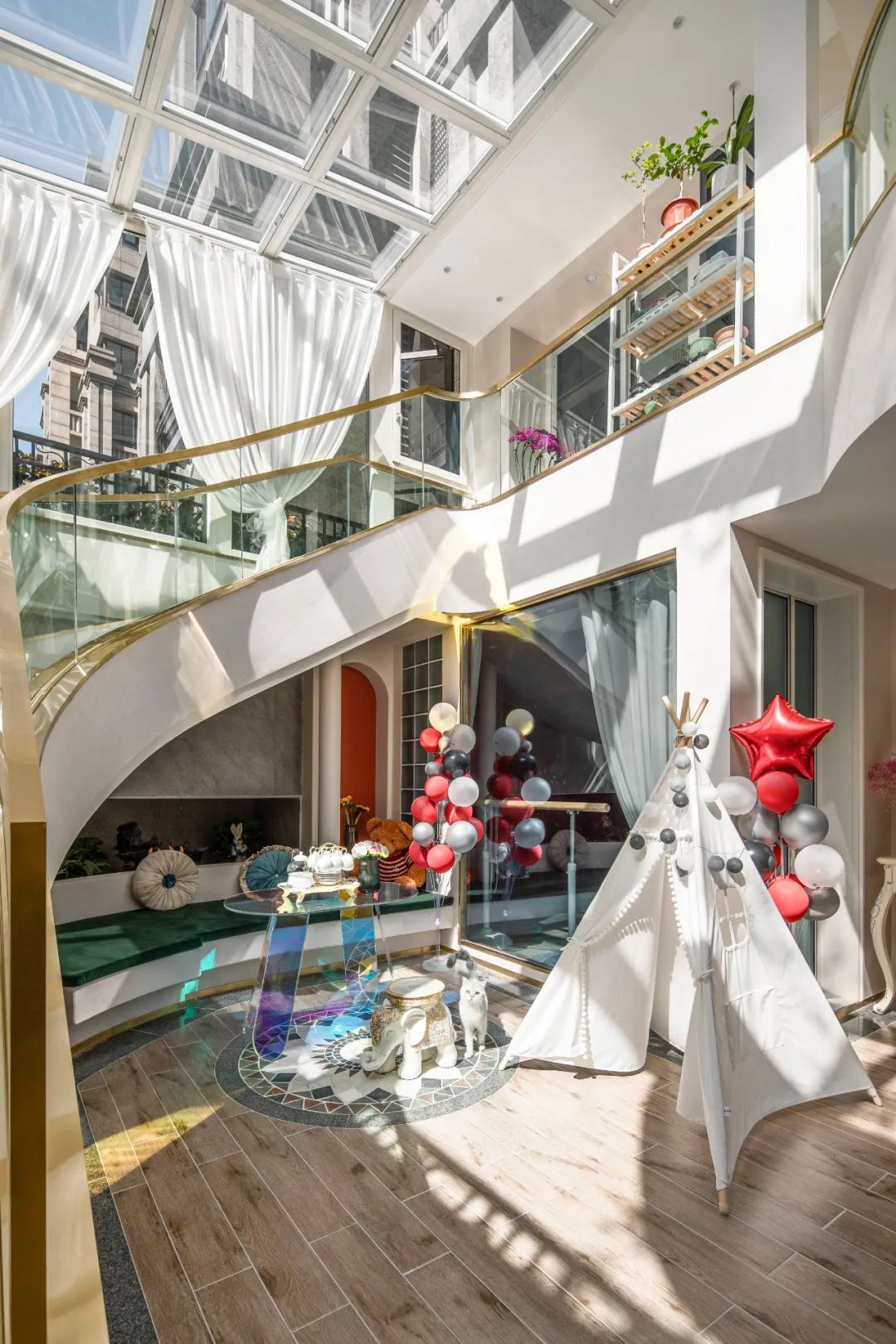 360㎡现代轻奢,有琴房、有舞蹈室,设计很情趣!(图16) 艺术人士住宅装修_少儿舞蹈房装修效果图_现代轻奢家居设计